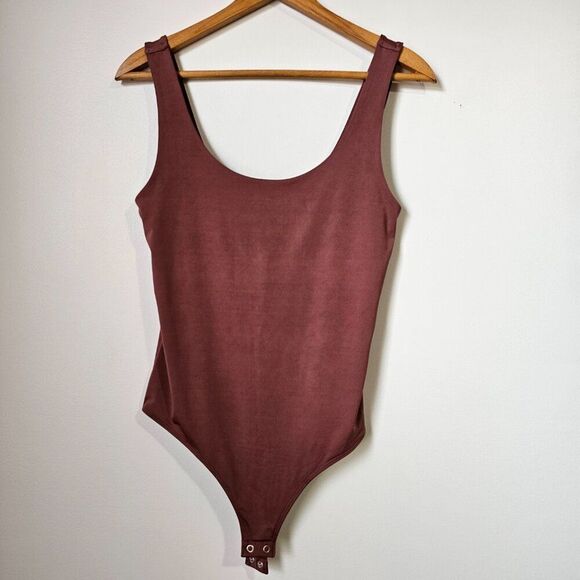 NWT EXPRESS SCOOP NECK BODY CONTOUR SCOOPNECK BODYSUIT TANK SIZE M - Picture 1 of 13